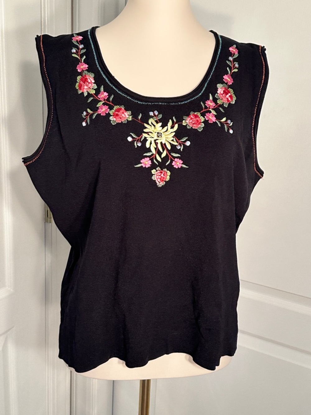 Vintage Joseph A Women’s Embroidered Floral Scoop Neck Sleeveless Top Sz 1X